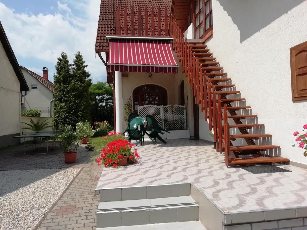 Balla Apartmanhaz Siófok Buitenkant foto